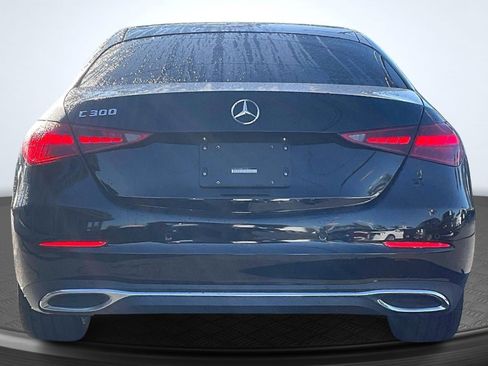 Used 2022 Mercedes-Benz C 300 Sedan w/ Exclusive Trim Package image 4