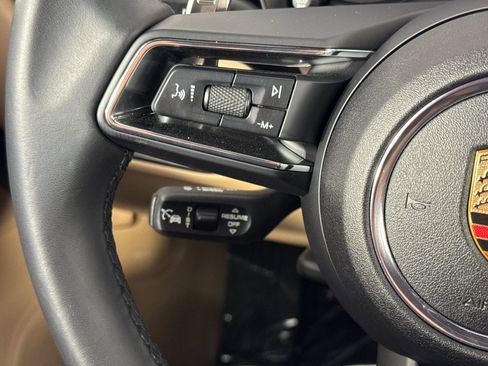 Certified 2025 Porsche Macan image 27