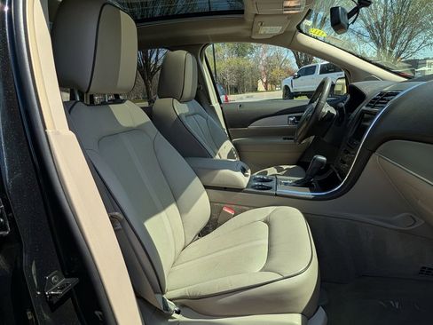 Used 2014 Lincoln MKX AWD w/ Equipment Group 102A image 19