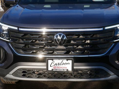 Used 2025 Volkswagen Atlas Cross Sport SE image 9