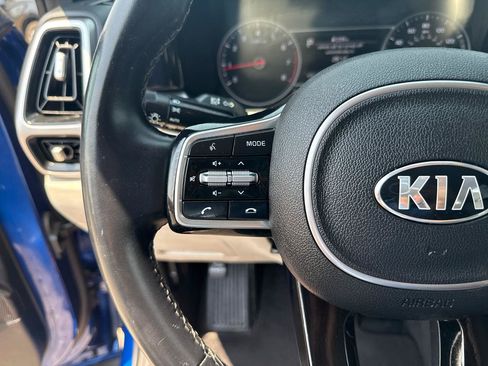 Used 2021 Kia Sorento S FWD image 19