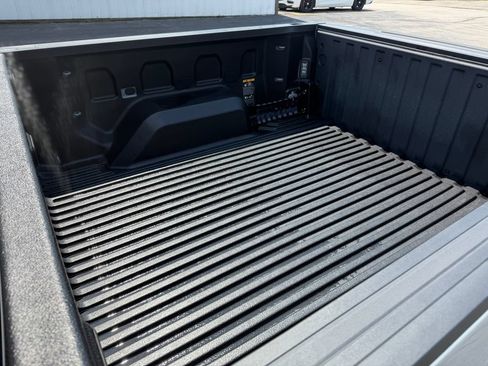 Used 2024 Chevrolet Silverado 1500 LT AWD/4WD image 14