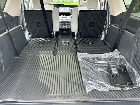 New 2026 Ford Expedition Max Platinum image 17