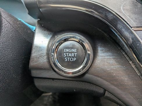 Used 2017 Toyota Avalon XLE image 27