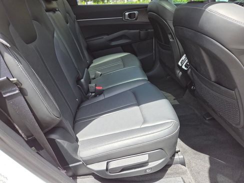 Used 2025 Kia Sorento S w/ Panoramic Sunroof Package FWD image 18