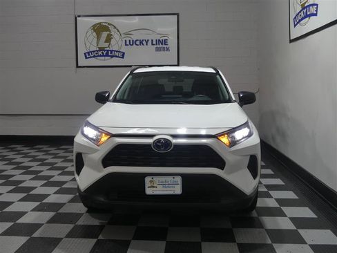 Used 2021 Toyota RAV4 LE image 2