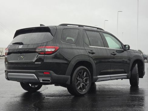 New 2025 Honda Pilot Touring image 19