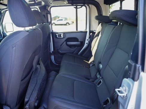 Used 2022 Jeep Gladiator Willys image 20