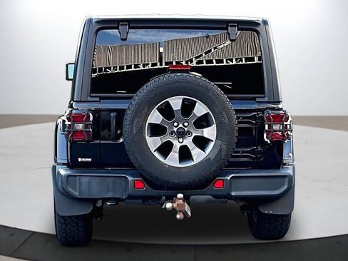 Used 2021 Jeep Wrangler Unlimited Sahara AWD/4WD image 8