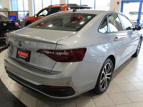 Used 2023 Volkswagen Jetta Sport image 5