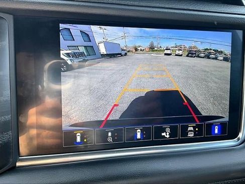 Used 2022 GMC Yukon XL Denali w/ Advanced Technology Package AWD/4WD image 13