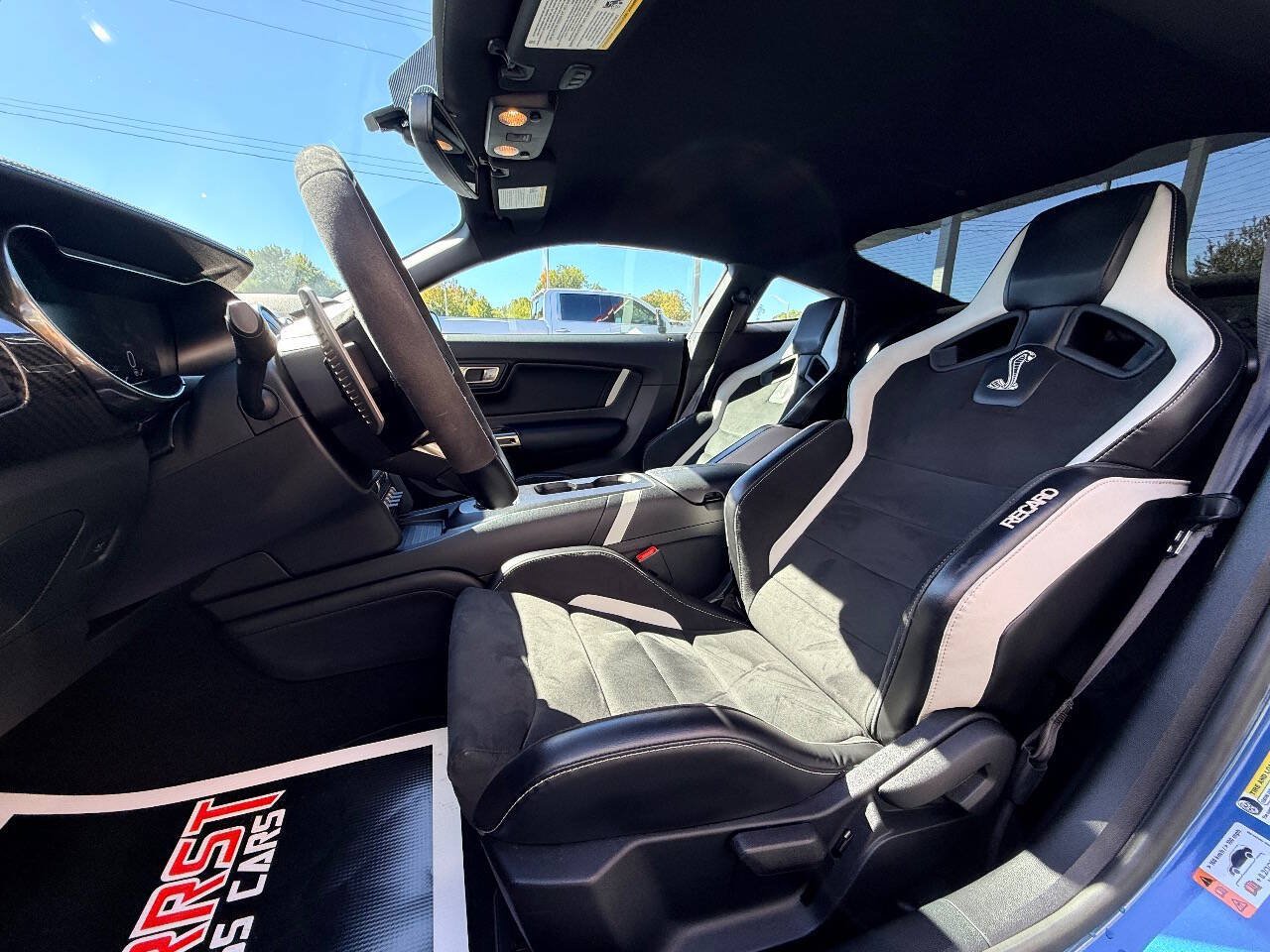 Used 2020 Ford Mustang Shelby GT500 w/ Carbon Fiber Track Pack RWD image 21