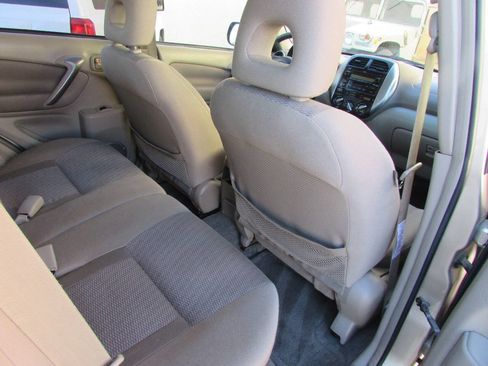 Used 2005 Toyota RAV4 2WD image 22