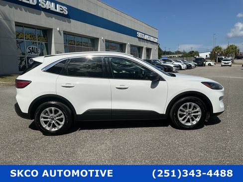 Used 2022 Ford Escape SE w/ Convenience Package FWD image 6