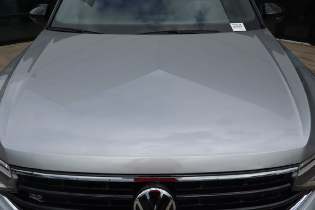 Used 2022 Volkswagen Tiguan SE R-Line FWD image 17