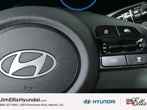 Certified 2025 Hyundai Elantra Limited w/ Cargo Package image 25