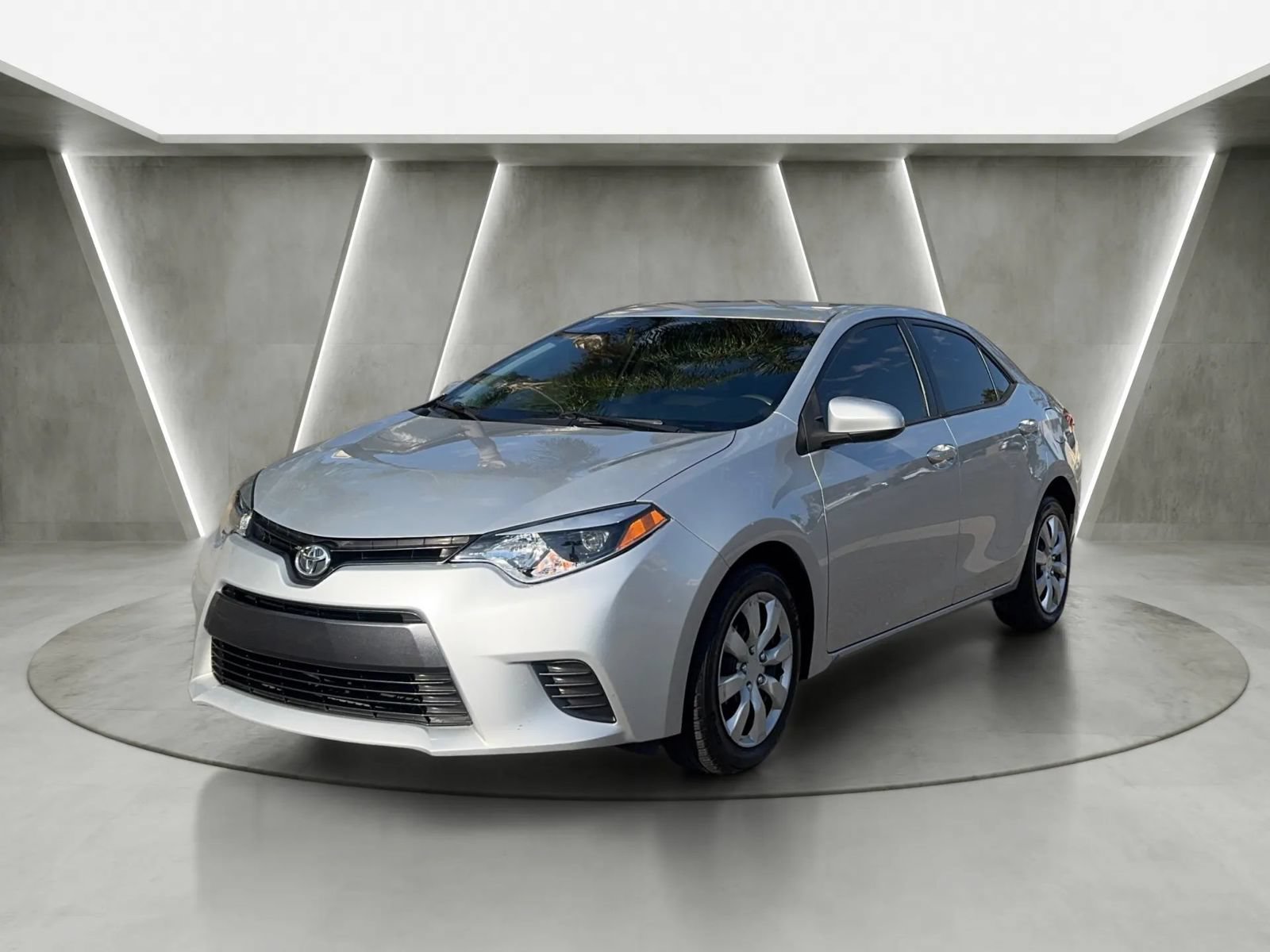 Used 2015 Toyota Corolla LE FWD image 9