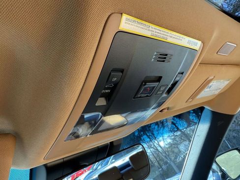 Used 2025 Lexus ES 350 Premium image 27