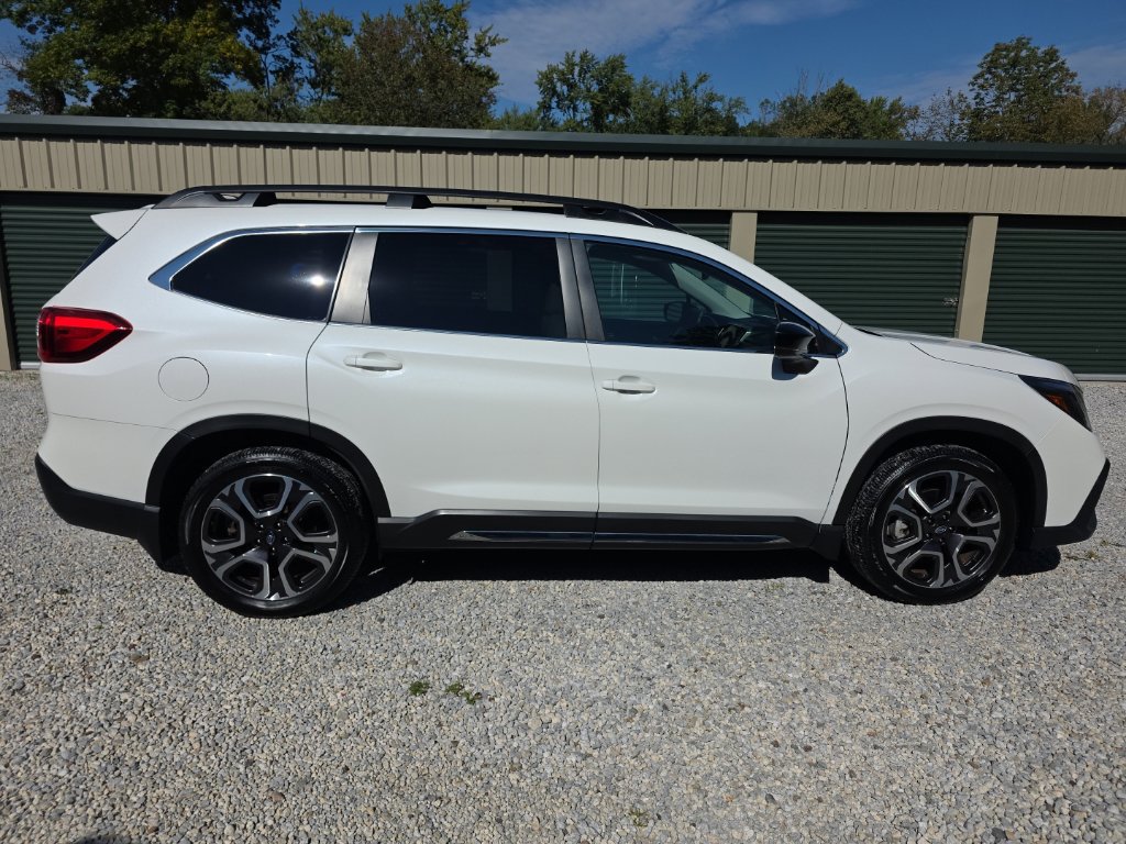 Used 2024 Subaru Ascent Limited AWD/4WD image 8