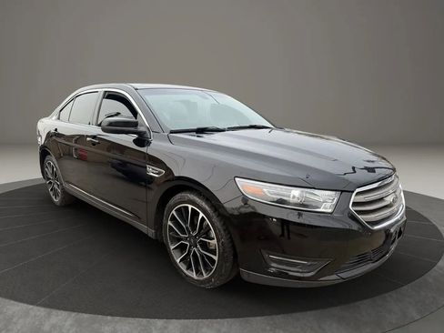 Used 2018 Ford Taurus SEL w/ Equipment Group 201A image 3