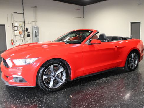 Used 2016 Ford Mustang Convertible w/ Equipment Group 051A RWD image 27