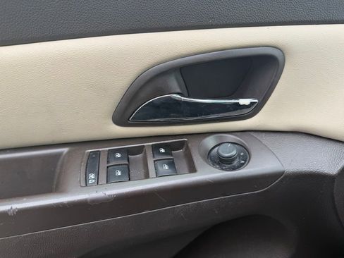 Used 2012 Chevrolet Cruze LT FWD image 9