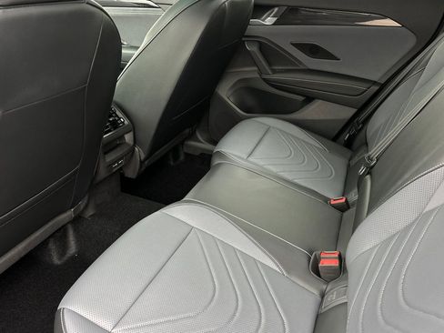 New 2026 Volkswagen Tiguan SE R-Line FWD image 12