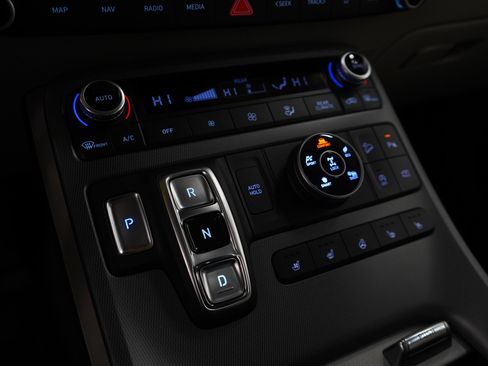 Used 2024 Hyundai Palisade Limited image 21