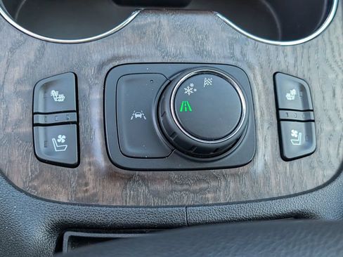 Used 2023 GMC Acadia Denali FWD image 20