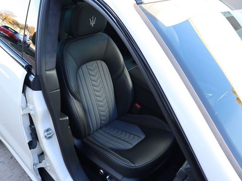 Used 2022 Maserati Levante GT image 87