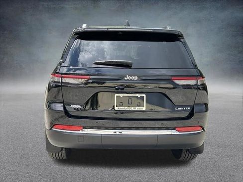 Certified 2025 Jeep Grand Cherokee Limited w/ MOPAR Finishing Package RWD image 7