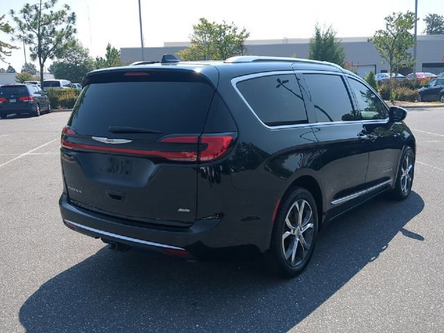 Used 2022 Chrysler Pacifica Pinnacle AWD/4WD image 4