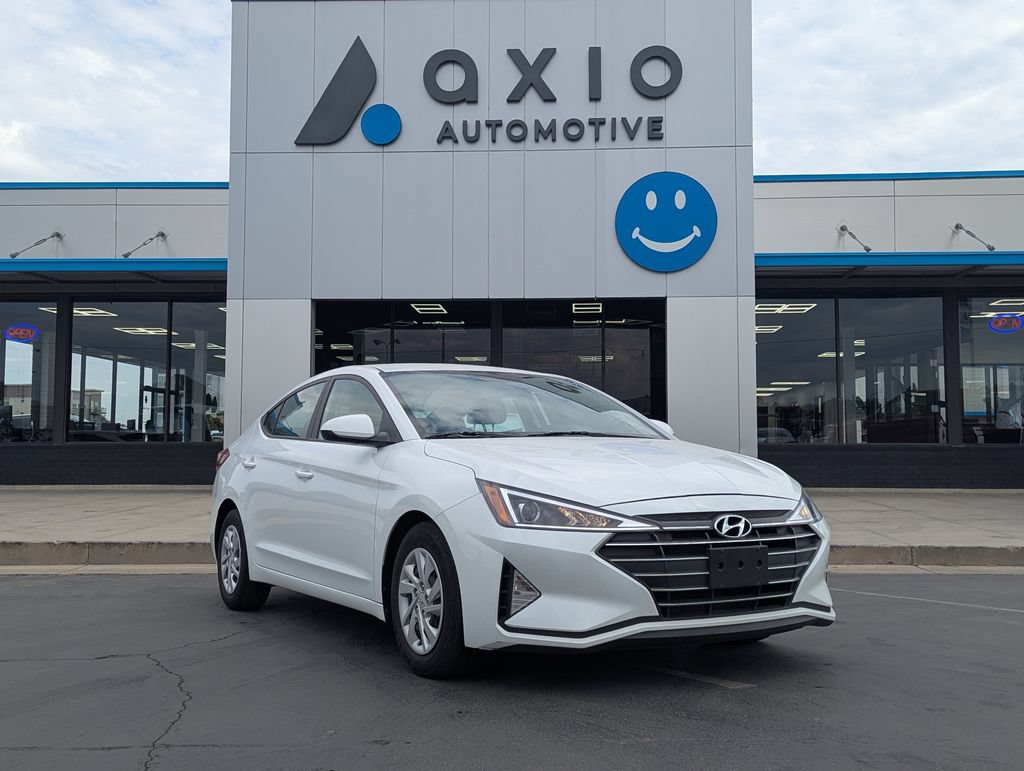 Used 2019 Hyundai Elantra SE w/ Cargo Package FWD image 1