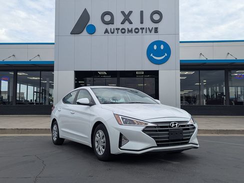 Used 2019 Hyundai Elantra SE w/ Cargo Package FWD image 1