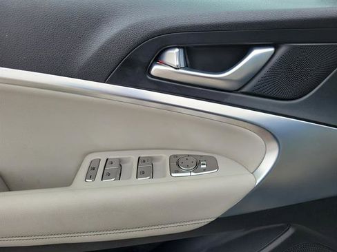 Used 2024 Genesis G70 2.5T image 24