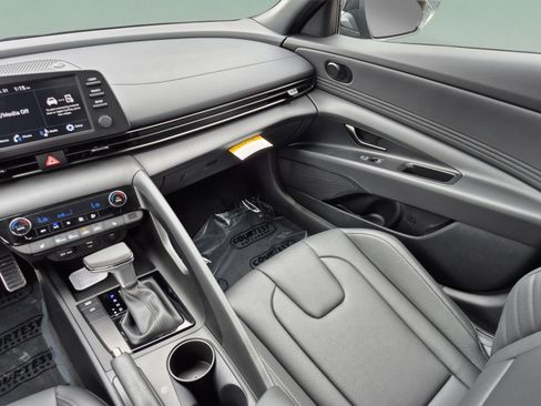 New 2026 Hyundai Elantra SEL Sport FWD image 13