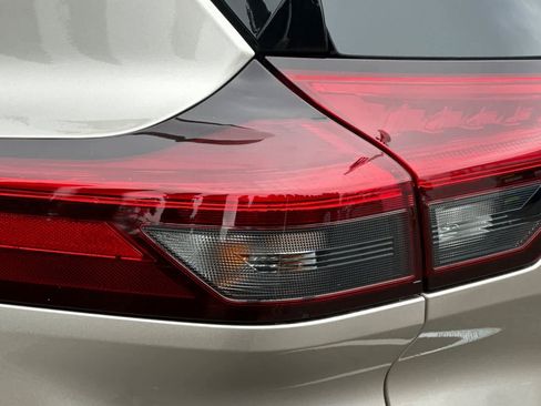 New 2026 Nissan Rogue Platinum image 17