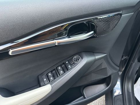 Certified 2023 Kia Seltos EX image 18