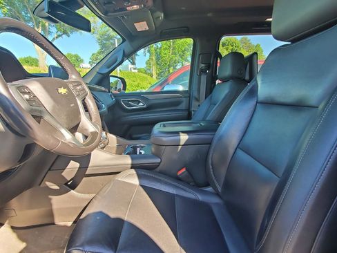 Used 2021 Chevrolet Suburban LT w/ Rear Media and Nav Package AWD/4WD image 3