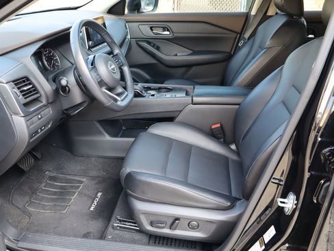 Used 2023 Nissan Rogue SV w/ SV Premium B Package FWD image 18