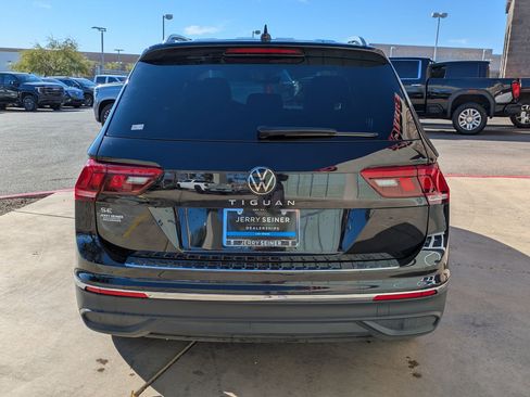 Used 2022 Volkswagen Tiguan SE image 4