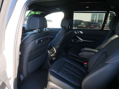 New 2026 BMW X7 xDrive40i w/ M Sport Package image 16