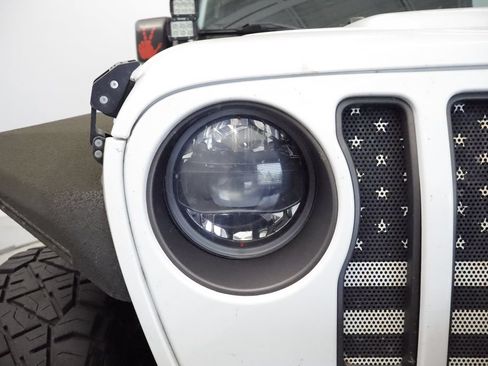 Used 2023 Jeep Wrangler Unlimited Rubicon w/ LED Lighting Group AWD/4WD image 13