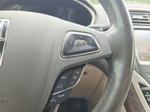 Used 2017 Lincoln MKX Select w/ Select Plus Package FWD image 21