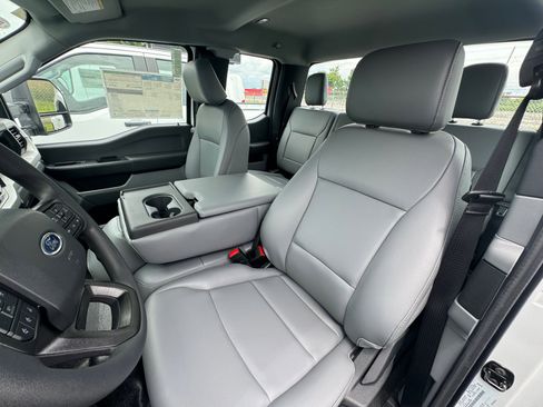 New 2025 Ford F350 XL image 3
