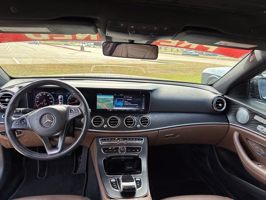 Used 2018 Mercedes-Benz E 400 4MATIC Sedan image 40