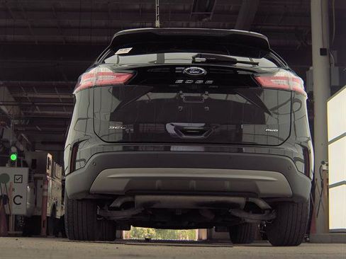 Used 2024 Ford Edge SEL w/ Convenience Package AWD/4WD image 7