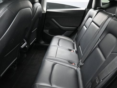 Used 2021 Tesla Model Y Long Range image 27