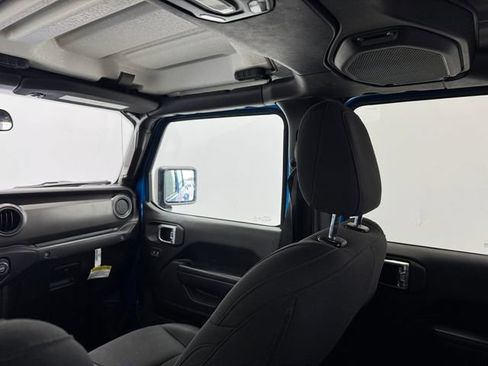 Used 2022 Jeep Gladiator Willys image 35