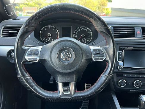 Used 2013 Volkswagen Jetta GLI Autobahn image 9